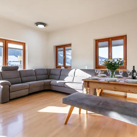 Διαμέρισμα Christina 3 *